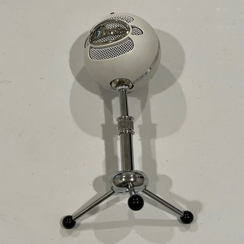 Blue Snowball Microphone & Pop Guard